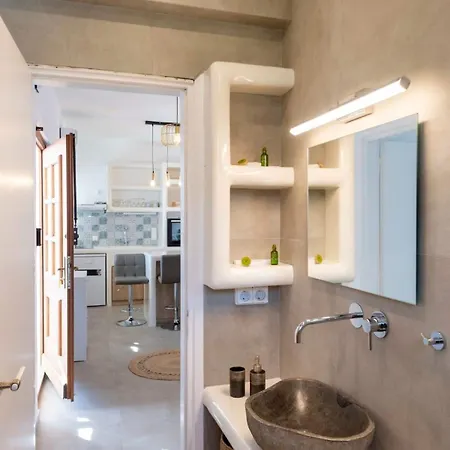 Holiday home Theodora's *