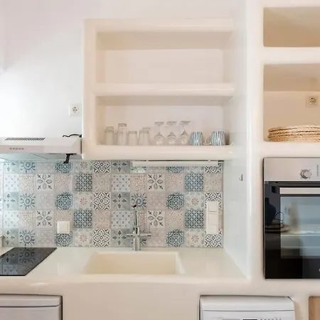 Holiday home Theodora's