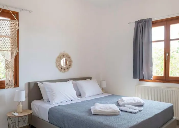 بيت للعطل Theodora's *